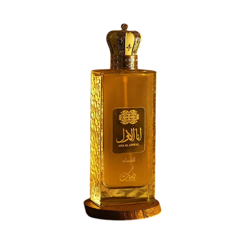 Flacon de parfum doré Ana Al Awwal avec bouchon couronne ornementé