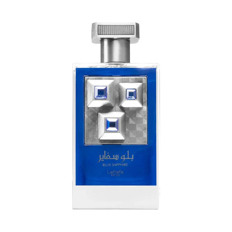 Parfum Blue Sapphire de Lattafa dans un flacon bleu et argenté décoré de pierres.