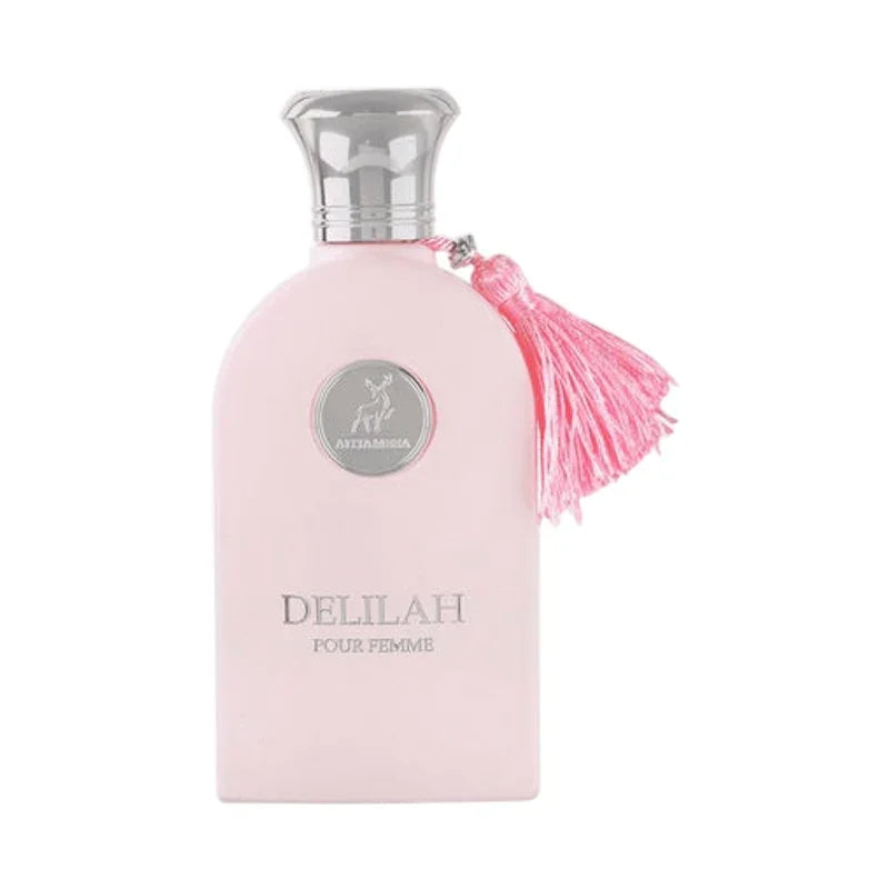 Parfum Delilah pour femme dans un flacon rose élégant avec pompon décoratif