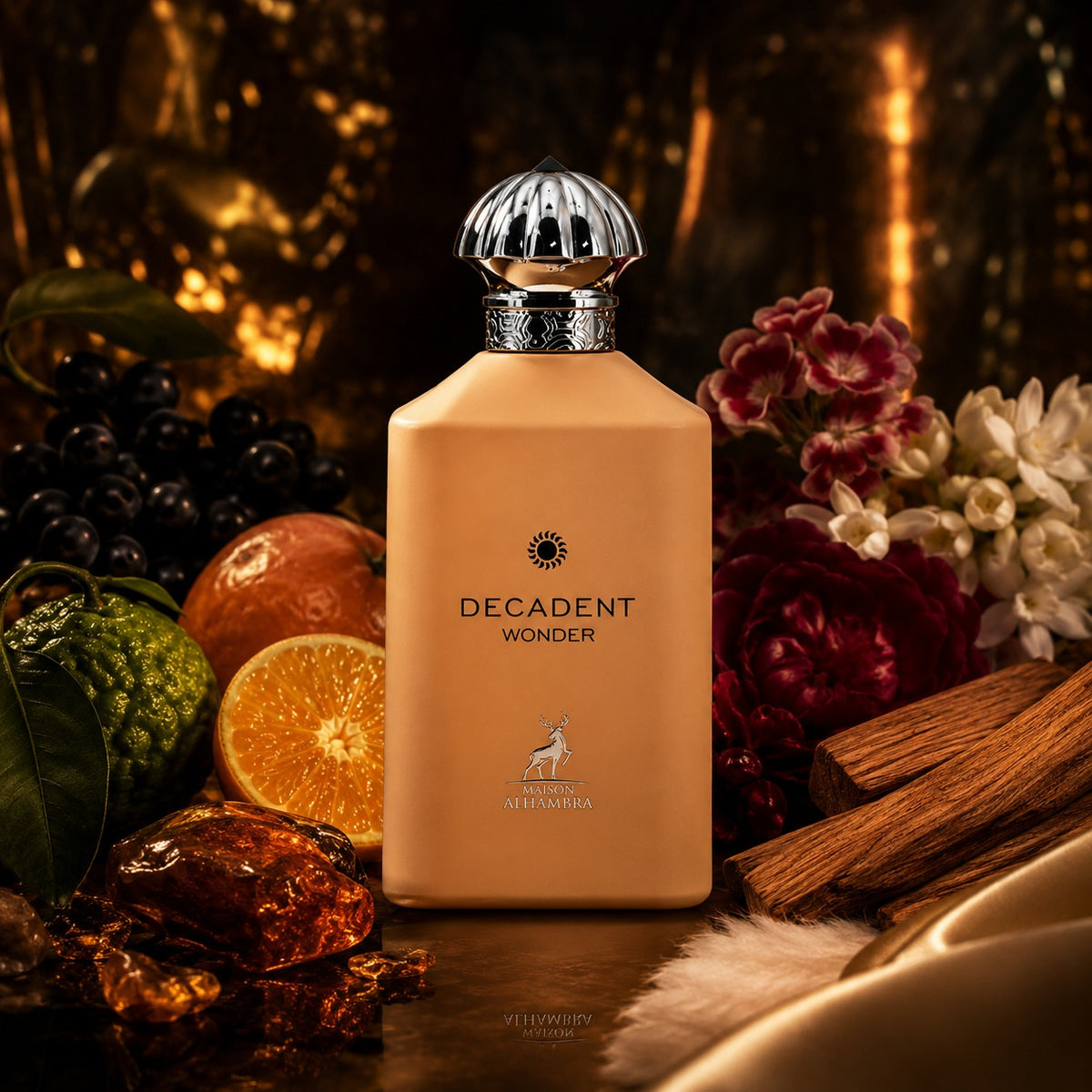 ARVOLA_SHOWCASE — Decadent Wonder Maison Alhambra, photo artistique (cassis, mandarine, bergamote, geranium, rose, jasmin, musc, ambre, santal)