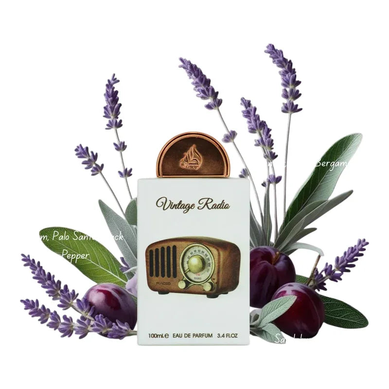 Parfum Eau de Parfum Vintage Radio entouré de fleurs de lavande et de prunes