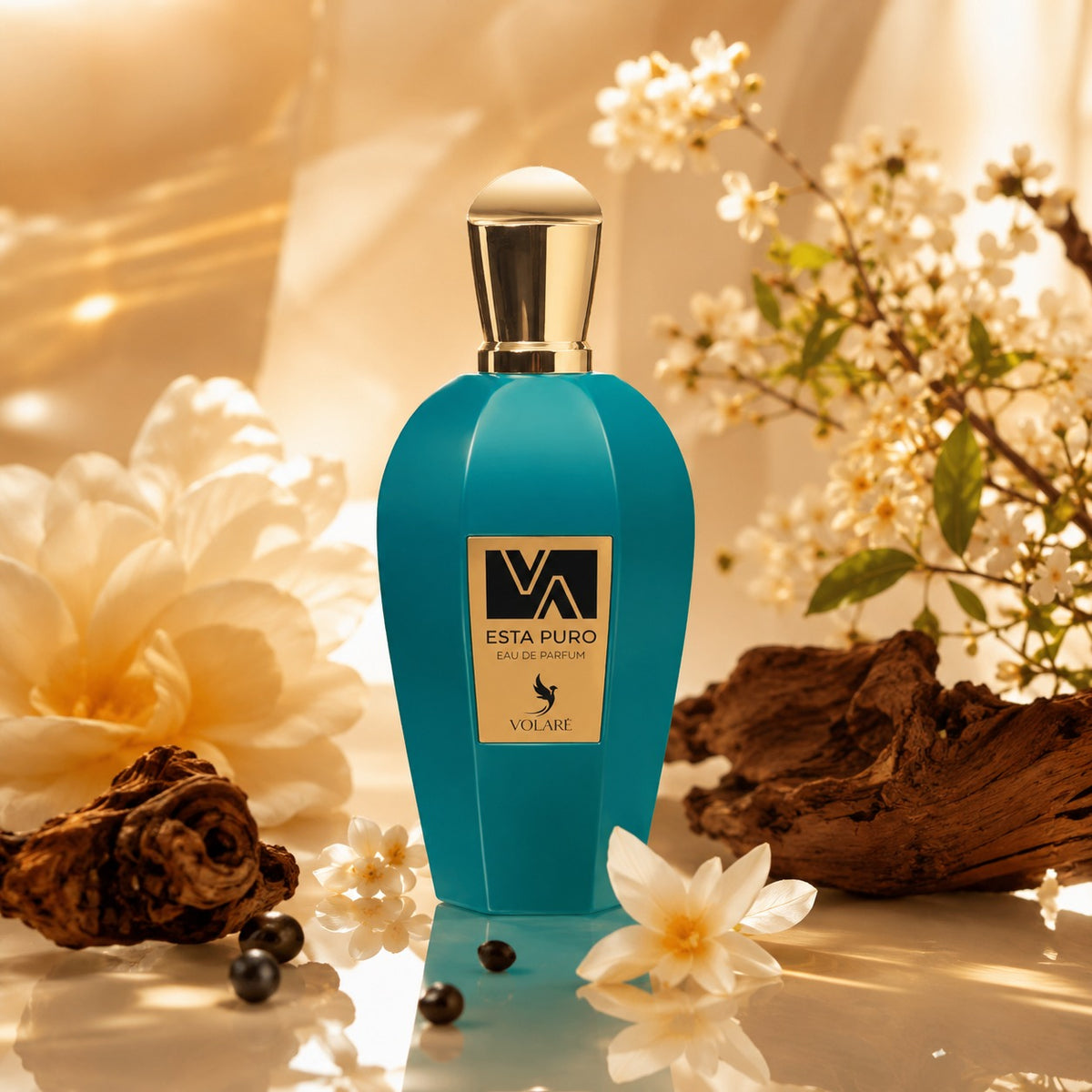 ARVOLA_SHOWCASE — Esta Puro, photo artistique (note. Avec une composition harmonieuse d'accords floraux et boisés, VOLARE enchante les sens, évoquant un sentiment de mystère et de charme. Idéal pour toutes les occasions, ce parfum apporte une touche de raffi