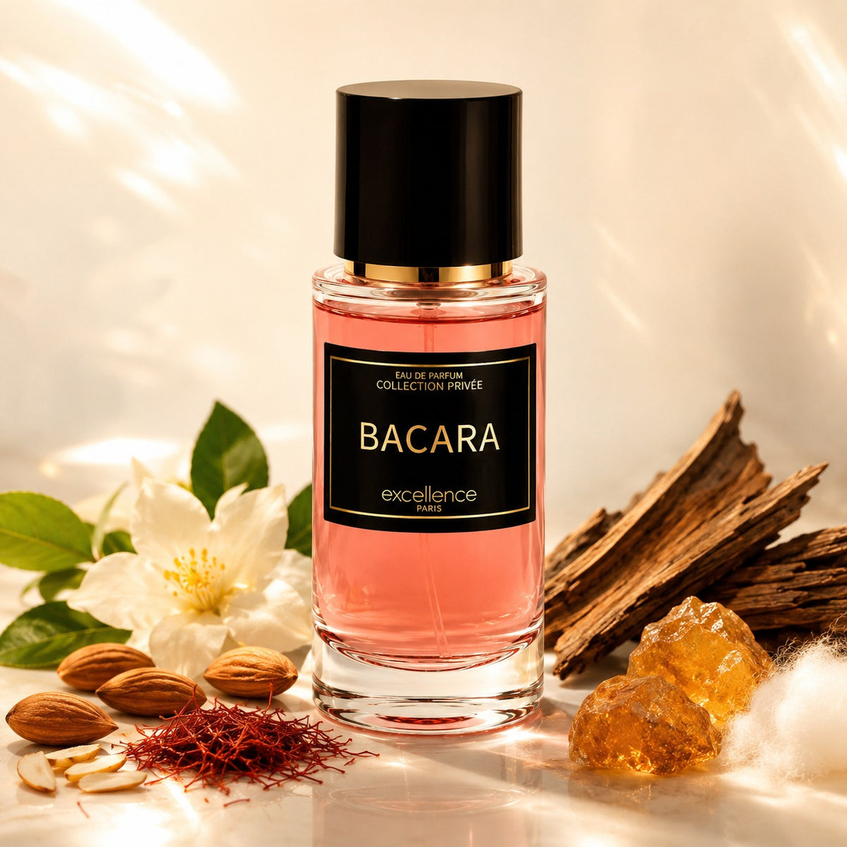 ARVOLA_SHOWCASE — Bacara Black, photo artistique (Bacara est une fragrance intense et sophistiquée, construite autour d’un équilibre parfait entre chaleur et élégance. L’ouverture révèle la douceur subtile de l’amande relevée par le caractère épicé et précie