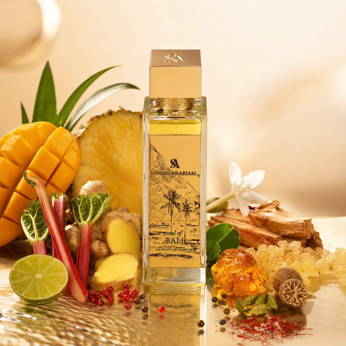 ARVOLA_SHOWCASE — Soul of Bali, photo artistique (Bergamote, rhubarbe, poivre rose, gingembre, ananas et mangue, Notes aquatiques, safran, cardamome, noix de muscade, bois de rose et résine d'oliban , Ambre gris, bois de santal, musc et huile essentielle de