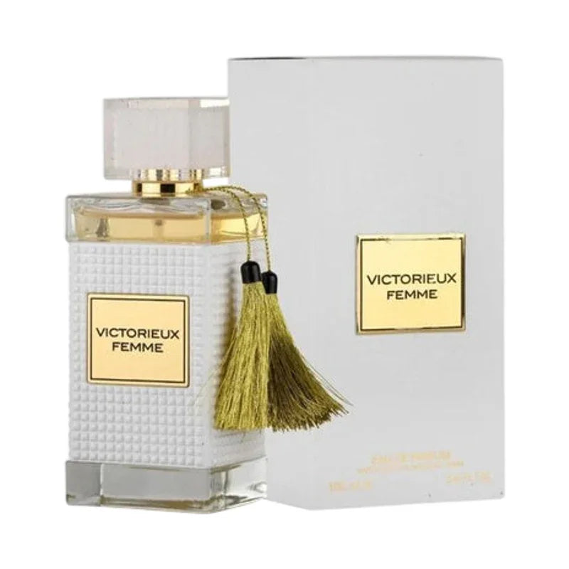 Parfum Victorieux Femme pour femme avec flacon blanc texturé et pompon doré