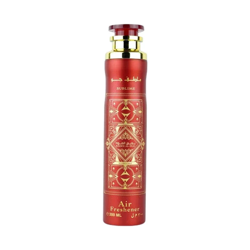 Désodorisant pour l'air Sublime de 300 ml en flacon rouge et doré ornementé.