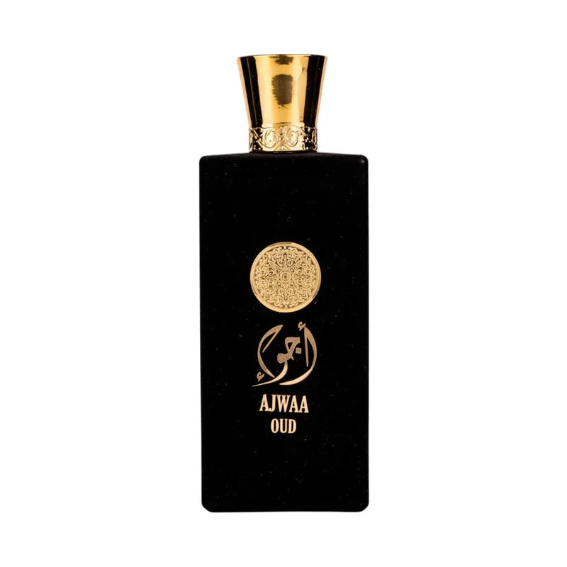 Parfum Ajwaa Oud dans un flacon noir élégant avec bouchon doré