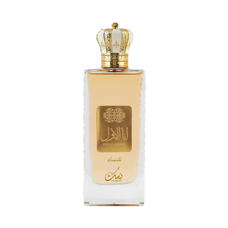 Parfum Nusuk Ana Al Awwal pour femme dans un flacon élégant avec bouchon doré orné.