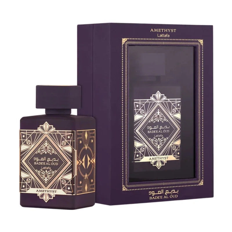 Parfum Amethyst Lattafa Badee Al Oud en flacon violet et son coffret cadeau.