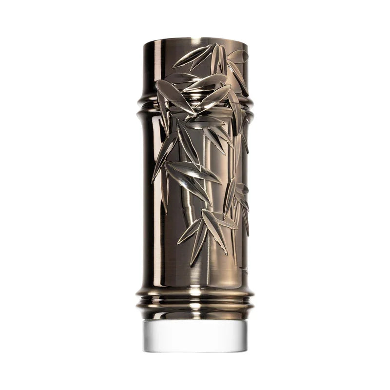 Flacon de parfum en métal avec motif bambou sculpté, design élégant et raffiné