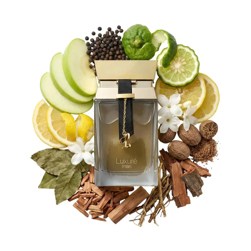 Parfum Luxuré Man entouré de notes d'agrumes, pomme verte, épices et bois précieux.
