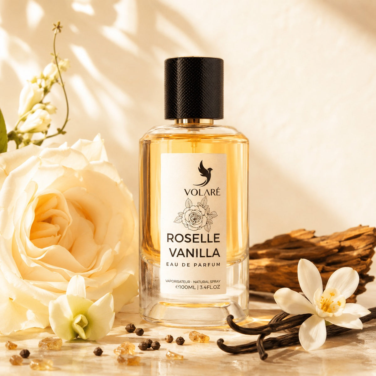 ARVOLA_SHOWCASE — Roselle Vanilla, photo artistique (accord parfumé captivant et raffiné. À chaque application, Roselle Vanilla enveloppe votre peau d'un sillage doux et sophistiqué, idéal pour toute occasion, que ce soit pour une journée au bureau ou une so