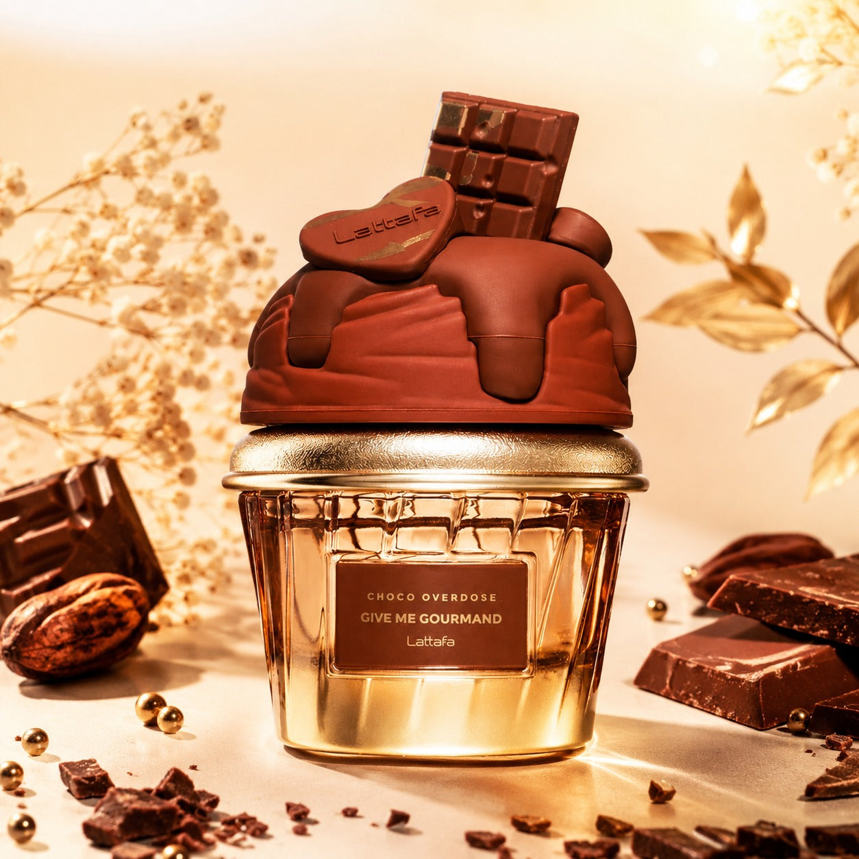 ARVOLA_SHOWCASE — Give Me Gourmand Choco Overdose, photo artistique (fragrances chocolatées. Inspiré par l'opulence du chocolat, ce parfum enveloppe vos sens dans un tourbillon de douceur et de sophistication. Idéal pour ceux qui recherchent une touche de lu