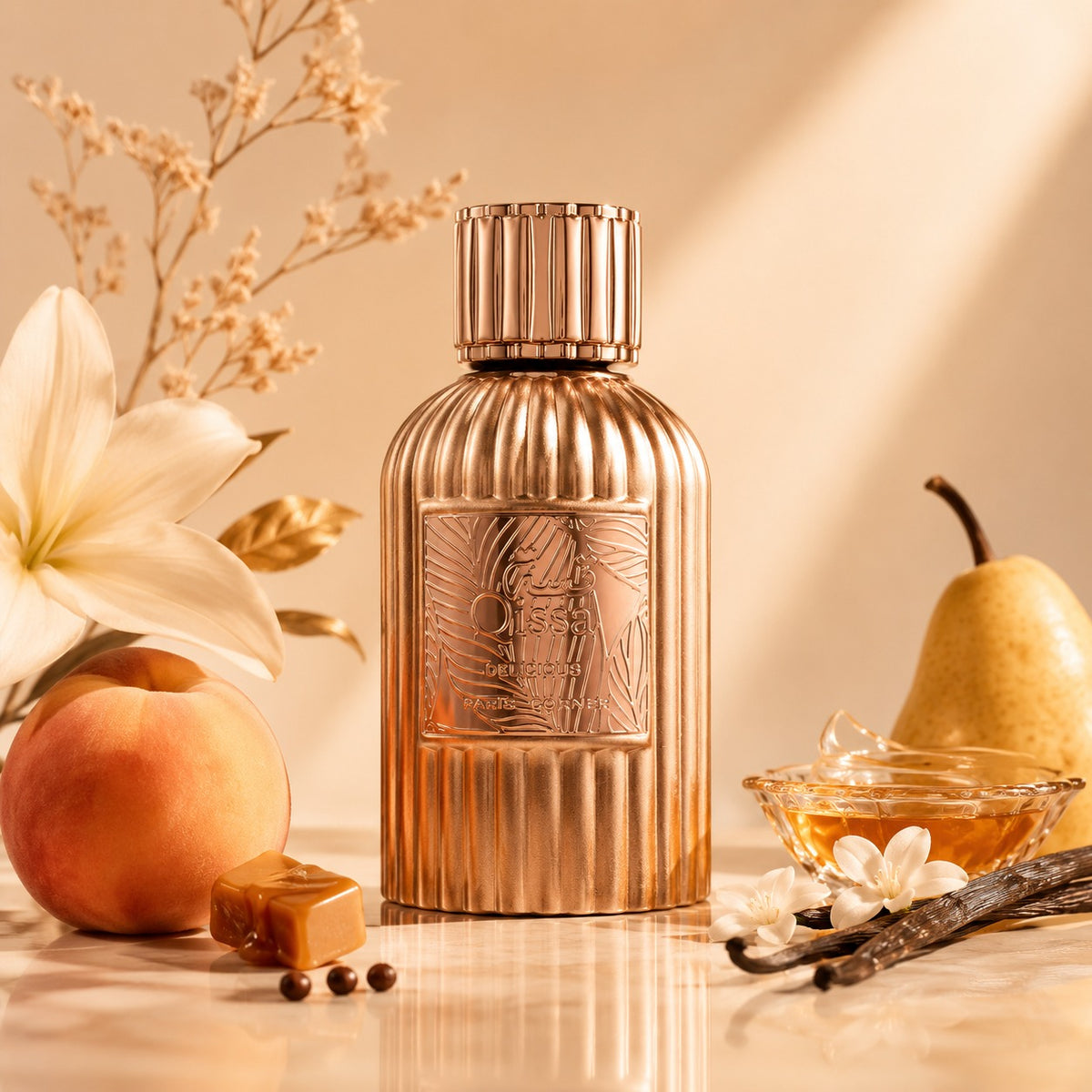 ARVOLA_SHOWCASE — Qissa Delicious, photo artistique (accords délicieux et enveloppants, créant un sillage harmonieux qui attire l’attention sans être envahissant. Grâce à sa concentration en eau de parfum, Qissa Delicious offre une tenue appréciable et une d