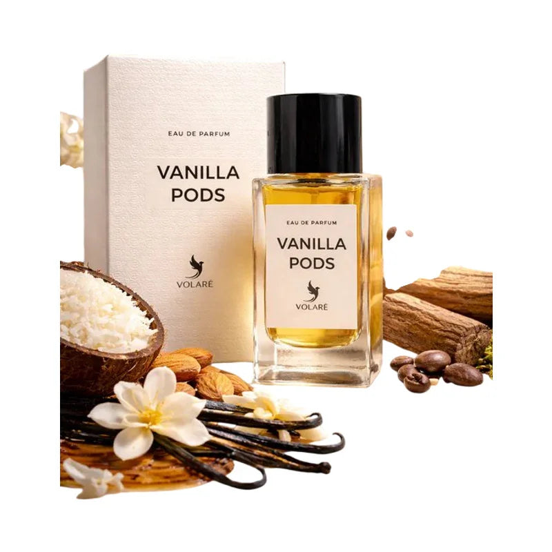 Eau de parfum Vanilla Pods de Volaré entourée de gousses de vanille et d'amandes.