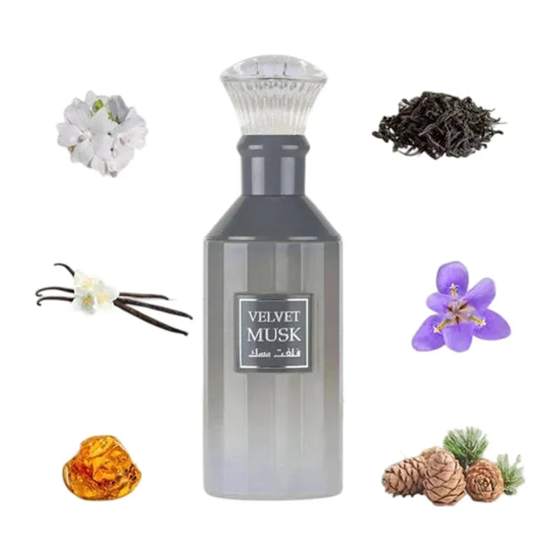 Parfum Velvet Musk entouré de notes de thé noir, fleurs blanches, vanille et résine ambrée.