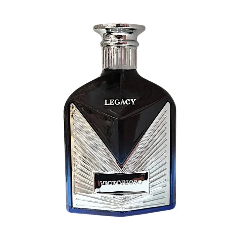 Parfum Legacy pour homme dans un flacon bleu et argenté élégant